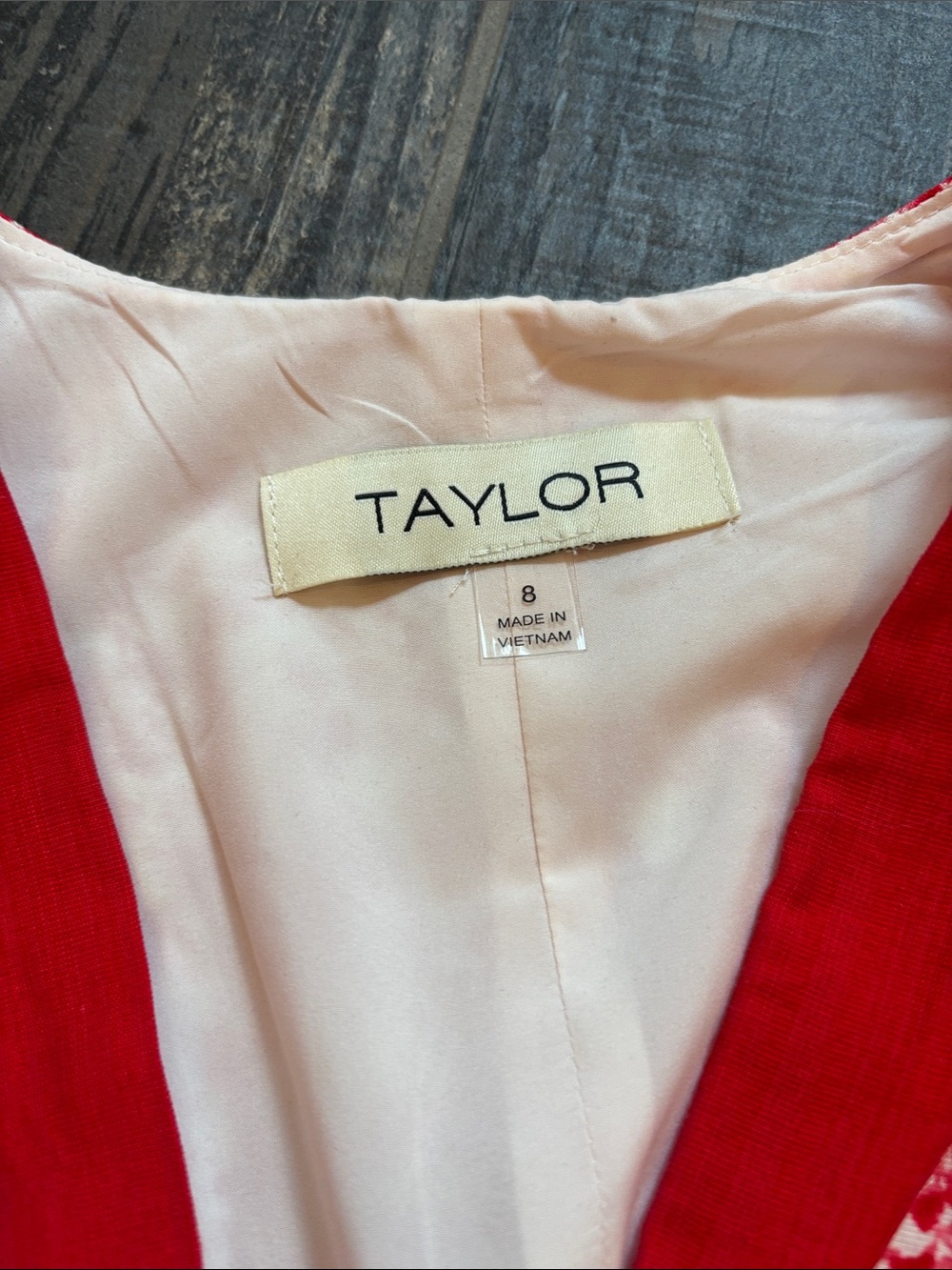 Taylor Red and White Floral Ruffled Dress - Picture 2 of 4
